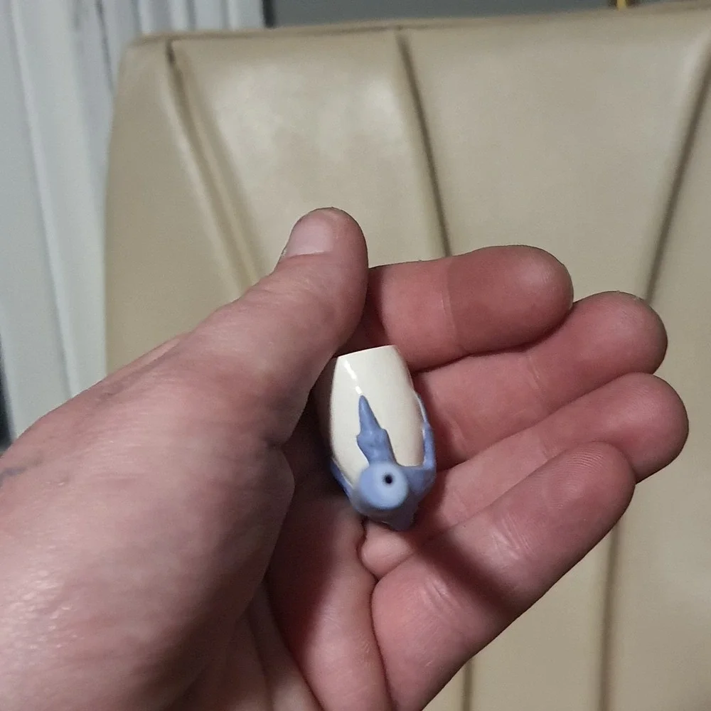 Vintage Antique Clay Smoke Pipe White With Blue Claw Foot Bird Talon Cup Unused